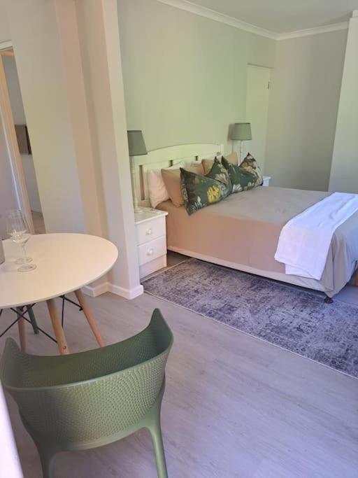 Broad Oaks Apartment *